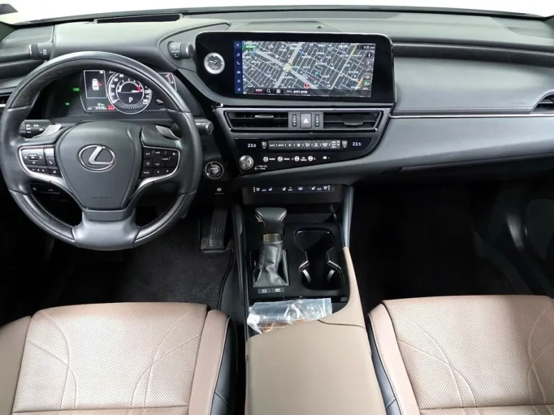 2024 Lexus ES с пробегом 27 310 км
