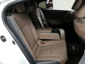 2024 Lexus ES с пробегом 27 310 км