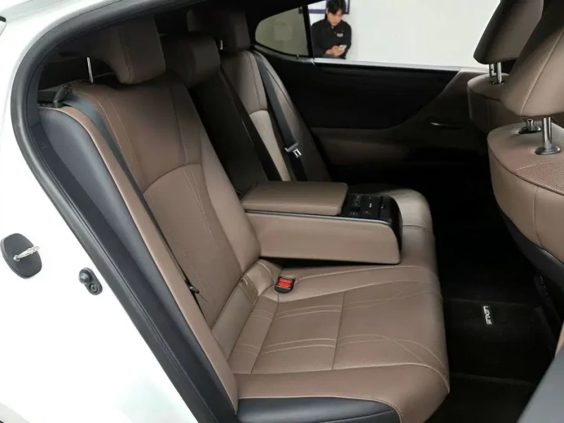 2024 Lexus ES с пробегом 27 310 км