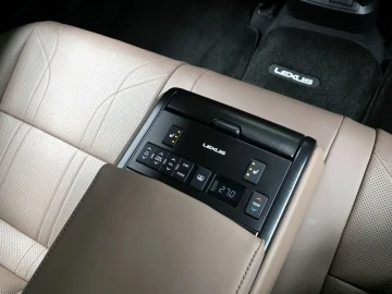 2024 Lexus ES с пробегом 27 310 км
