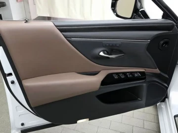 2024 Lexus ES с пробегом 27 310 км