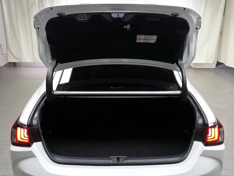 2024 Lexus ES с пробегом 27 310 км