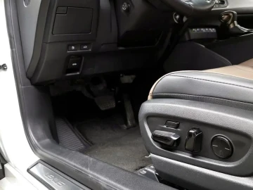 2024 Lexus ES с пробегом 27 310 км