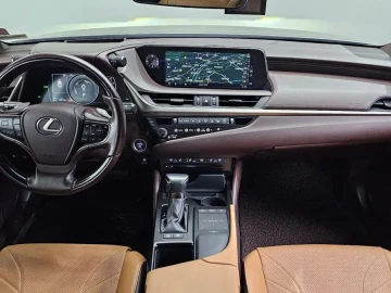 2018 Lexus ES с пробегом 78 733 км