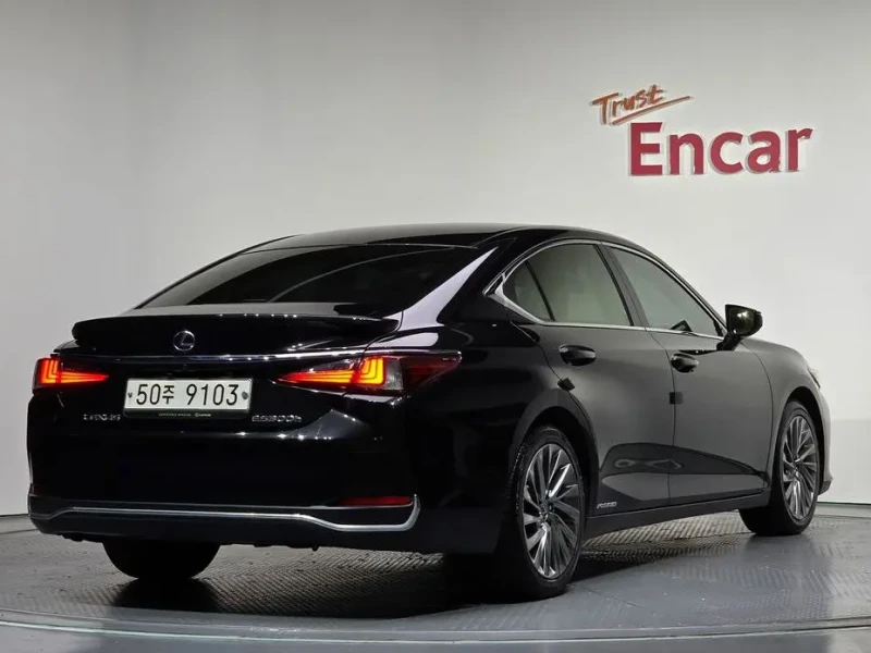 2018 Lexus ES с пробегом 123 352 км