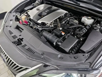 2018 Lexus ES с пробегом 123 352 км