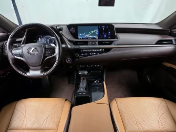 2018 Lexus ES с пробегом 123 352 км