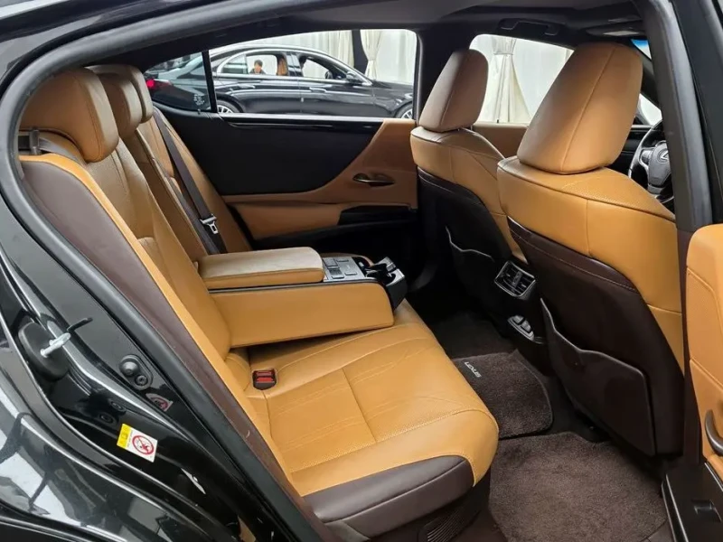2018 Lexus ES с пробегом 123 352 км