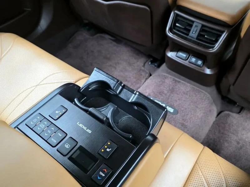 2018 Lexus ES с пробегом 123 352 км
