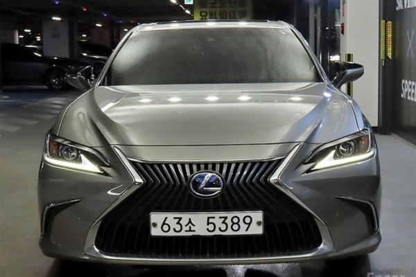 2019 Lexus ES с пробегом 131 044 км