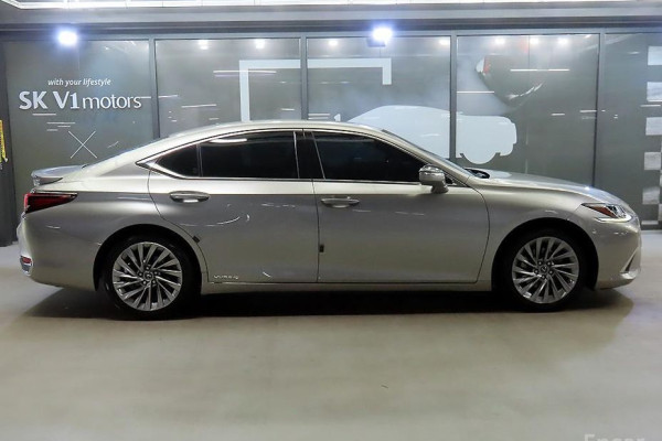 2019 Lexus ES с пробегом 131 044 км