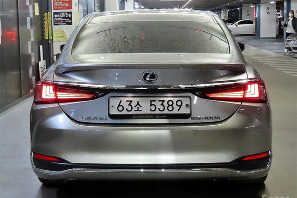2019 Lexus ES с пробегом 131 044 км