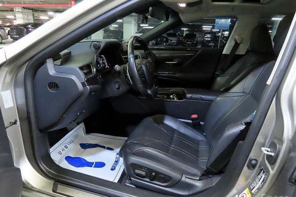 2019 Lexus ES с пробегом 131 044 км