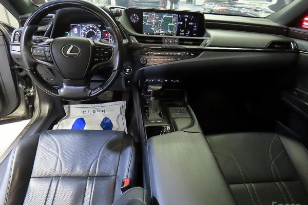 2019 Lexus ES с пробегом 131 044 км