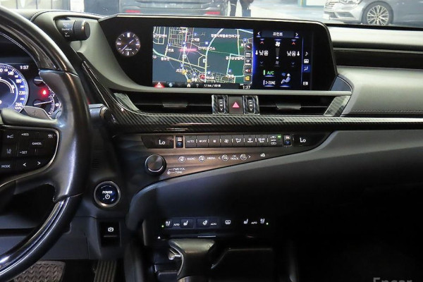 2019 Lexus ES с пробегом 131 044 км