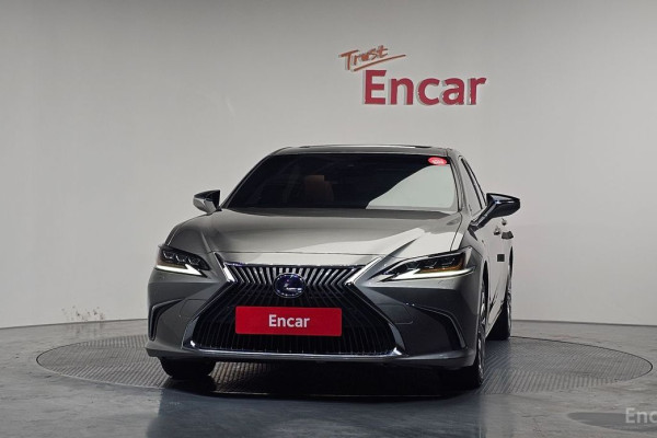 2020 Lexus ES с пробегом 48 477 км