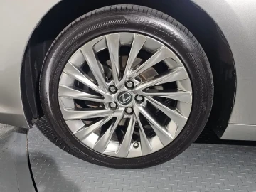 2020 Lexus ES с пробегом 48 477 км