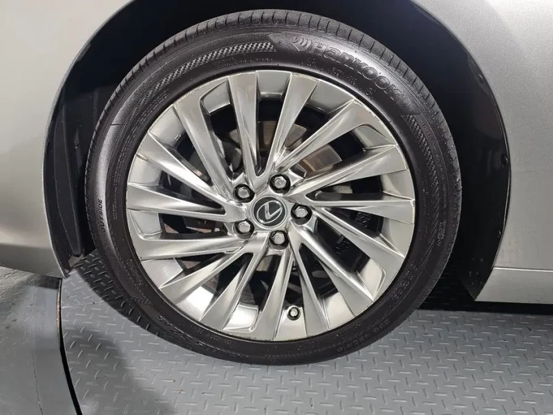 2020 Lexus ES с пробегом 48 477 км