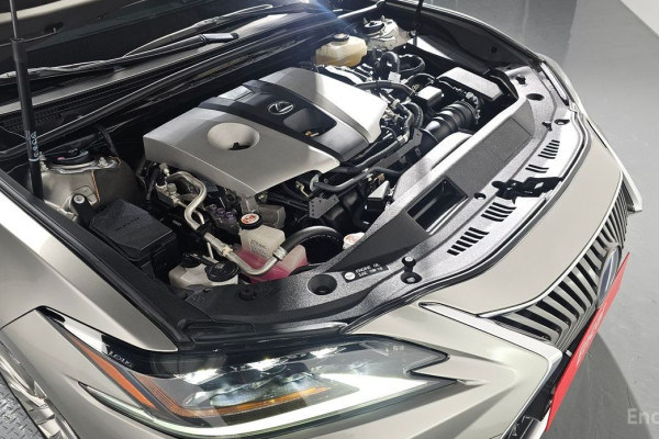 2020 Lexus ES с пробегом 48 477 км