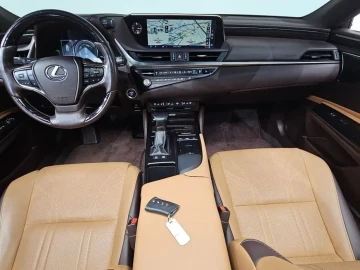 2020 Lexus ES с пробегом 48 477 км