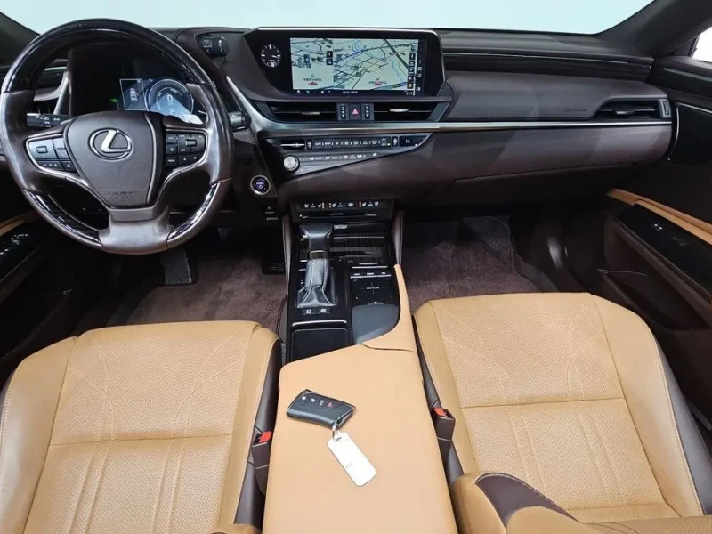 2020 Lexus ES с пробегом 48 477 км