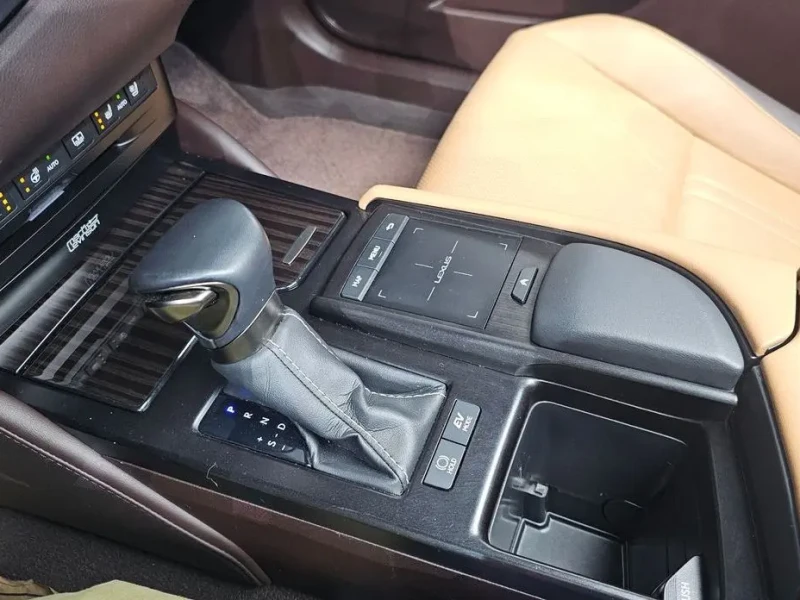 2020 Lexus ES с пробегом 48 477 км