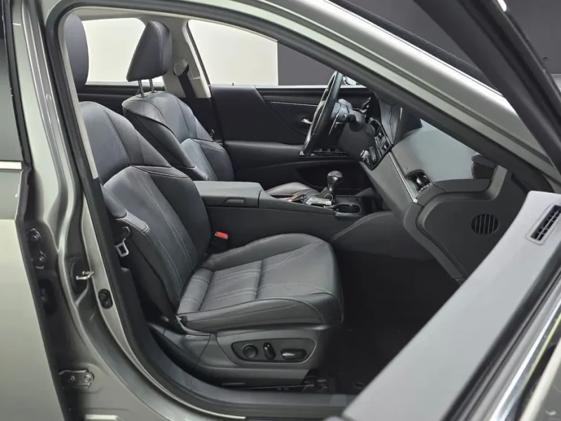2023 Lexus ES с пробегом 50 154 км