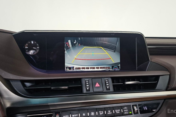 2020 Lexus ES с пробегом 48 477 км