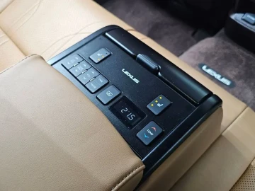 2020 Lexus ES с пробегом 48 477 км