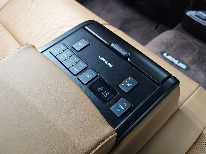 2020 Lexus ES с пробегом 48 477 км