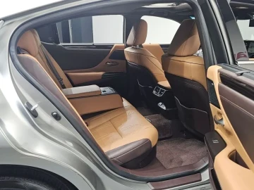 2020 Lexus ES с пробегом 48 477 км