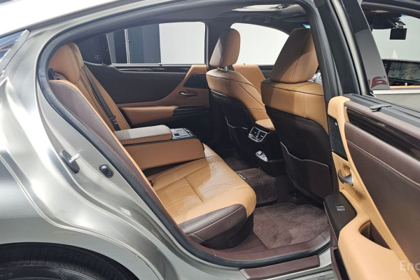 2020 Lexus ES с пробегом 48 477 км