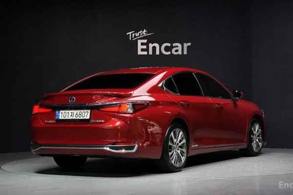 2018 Lexus ES с пробегом 122 348 км