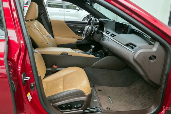 2018 Lexus ES с пробегом 122 348 км