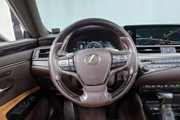2018 Lexus ES с пробегом 122 348 км