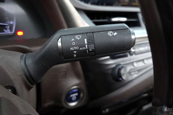 2018 Lexus ES с пробегом 122 348 км