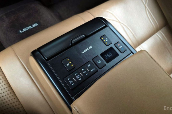 2018 Lexus ES с пробегом 122 348 км