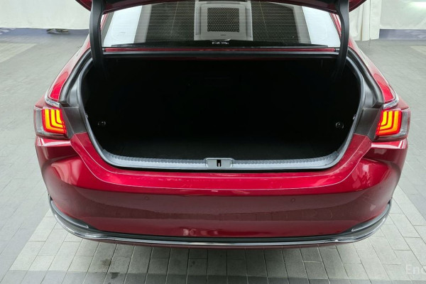 2018 Lexus ES с пробегом 122 348 км