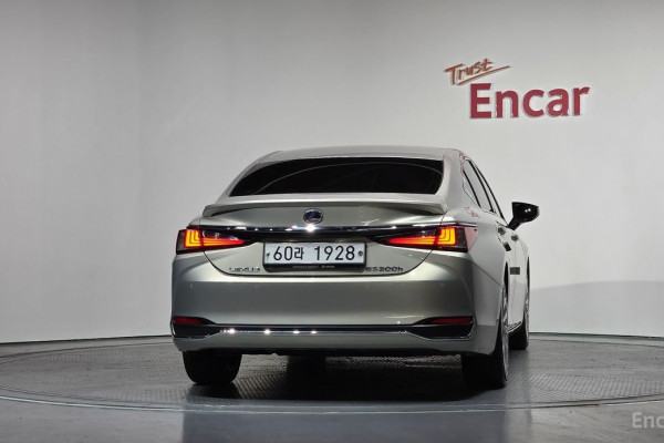 2019 Lexus ES с пробегом 139 807 км