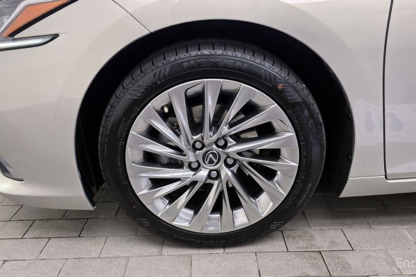 2019 Lexus ES с пробегом 139 807 км