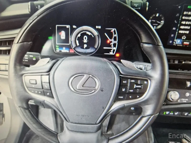 2024 Lexus ES с пробегом 18 418 км