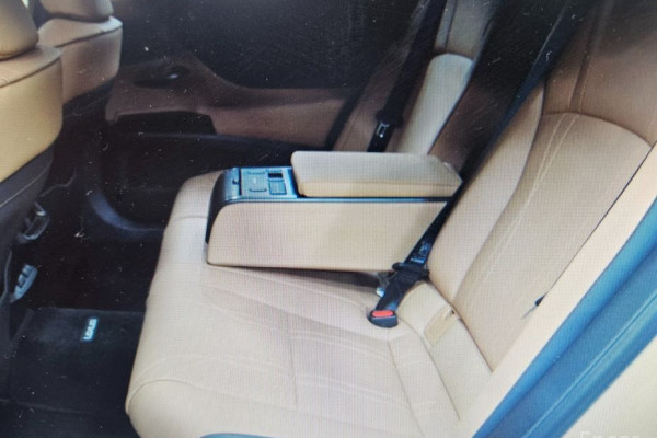 2024 Lexus ES с пробегом 18 418 км