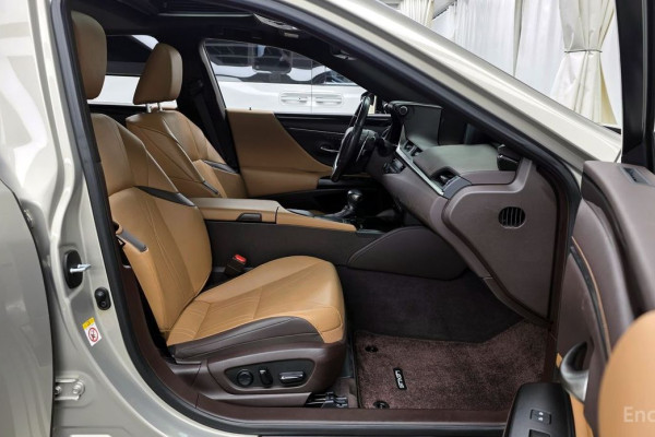 2019 Lexus ES с пробегом 139 807 км
