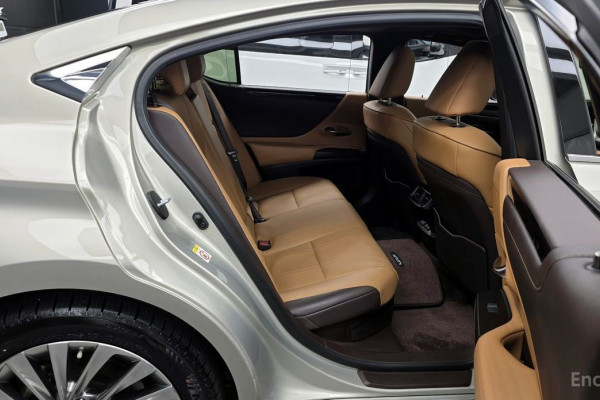 2019 Lexus ES с пробегом 139 807 км