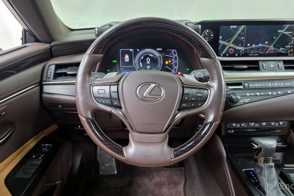 2019 Lexus ES с пробегом 139 807 км