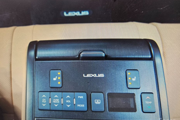 2024 Lexus ES с пробегом 18 418 км