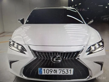 2024 Lexus ES с пробегом 18 418 км