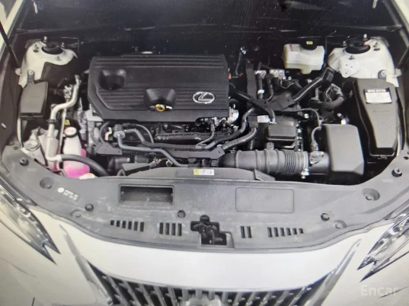 2024 Lexus ES с пробегом 18 418 км