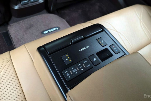 2019 Lexus ES с пробегом 139 807 км