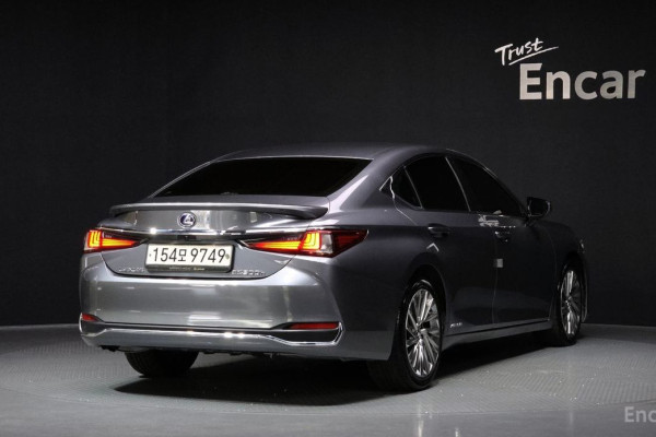 2021 Lexus ES с пробегом 89 505 км